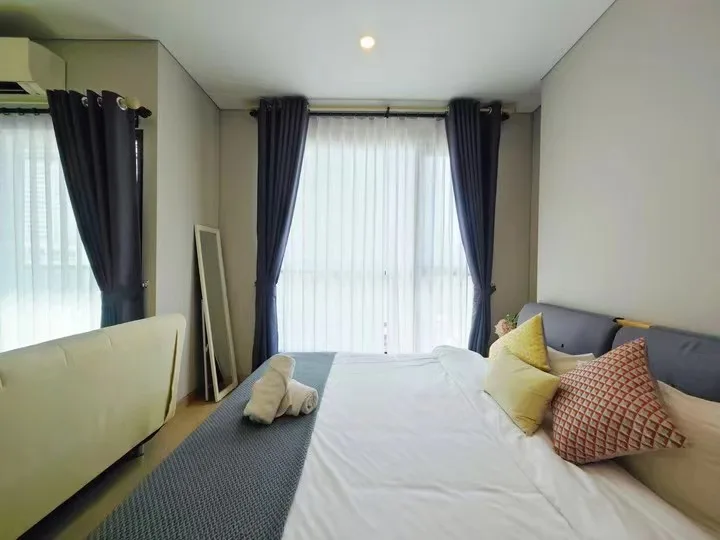 Lumpini Suite，娜娜区，23平米，开间，性价比高 大落地窗